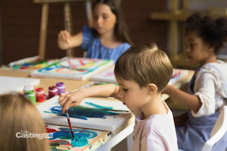 kids casting painting