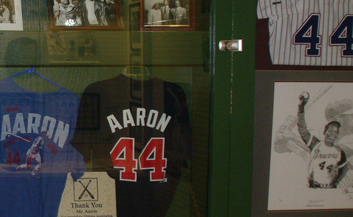 A Visit to the Hank Aaron Childhood Home and Museum – Stadium Journey