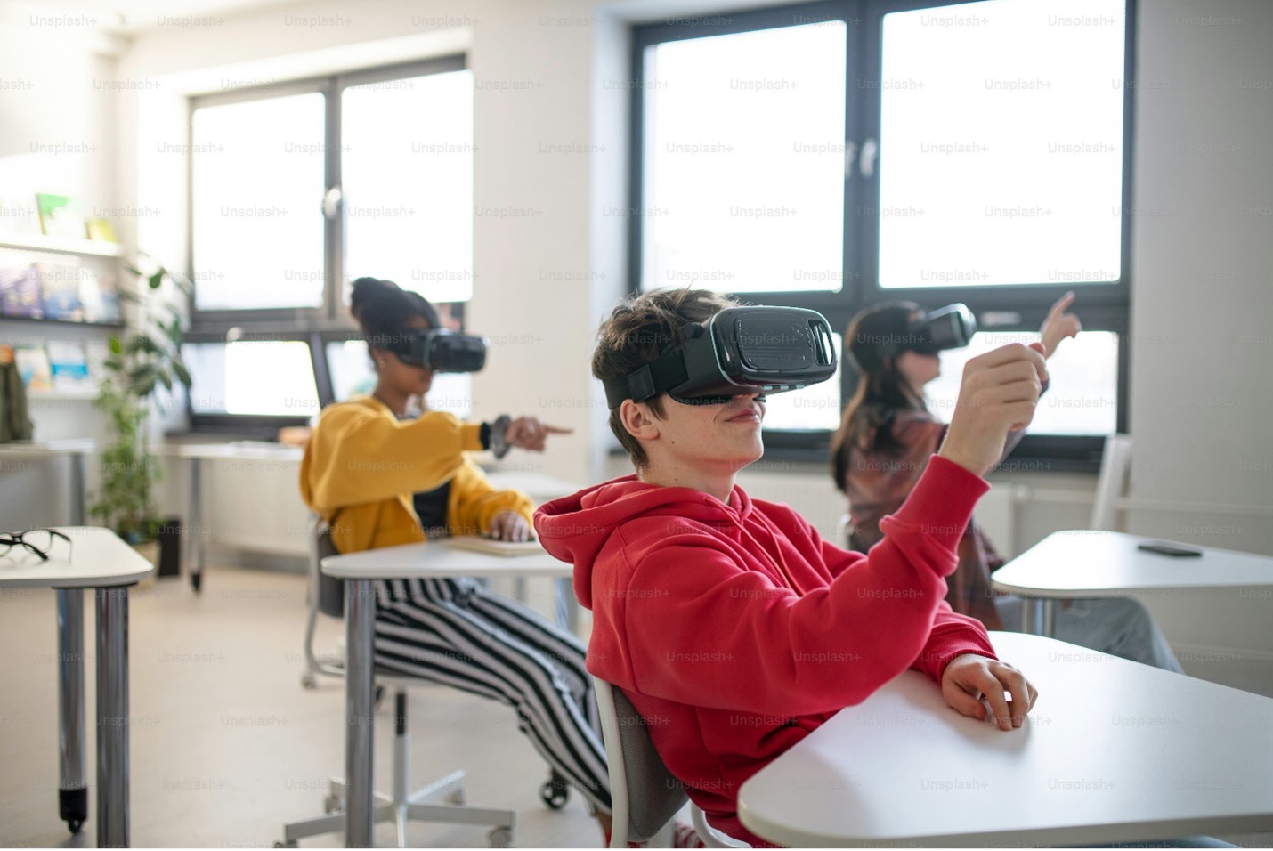 students using augmented reality and VR in class