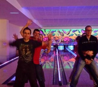 dunn-lewis-centre-group-people-bowling